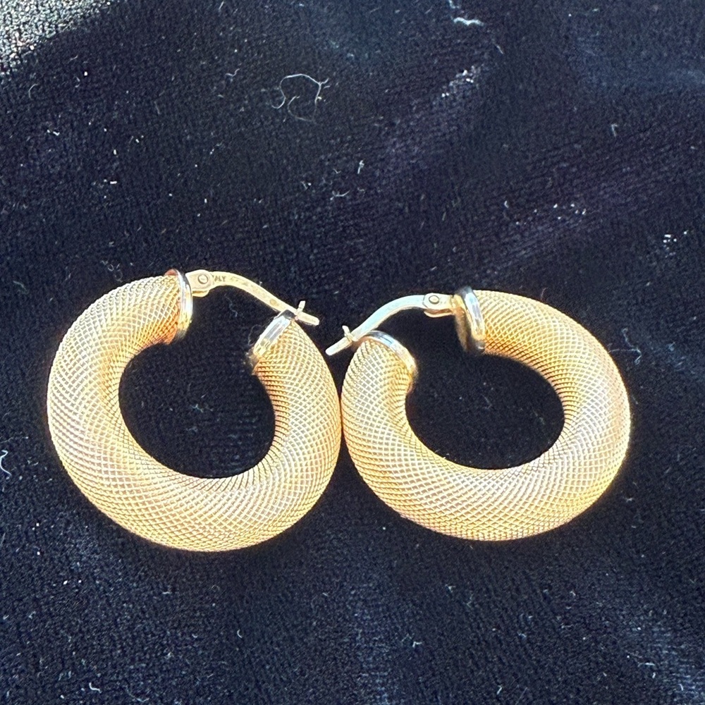 14K Yellow Gold Woven Mesh Textured Hoop Earrings
